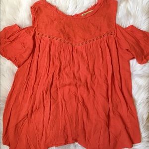 COLD SHOULDER blouse